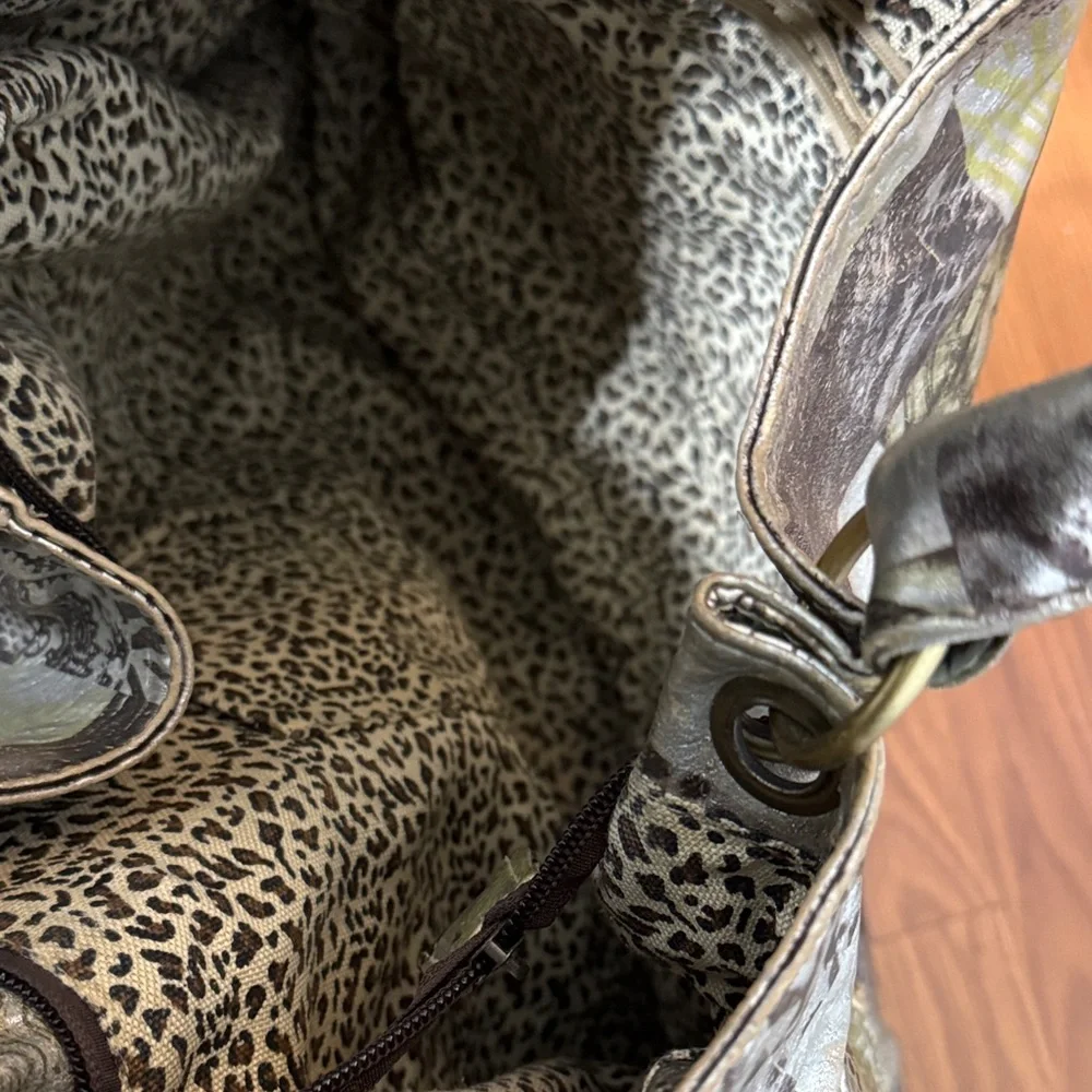 Patchwork Metallic Handbag - Picture 4 of 4